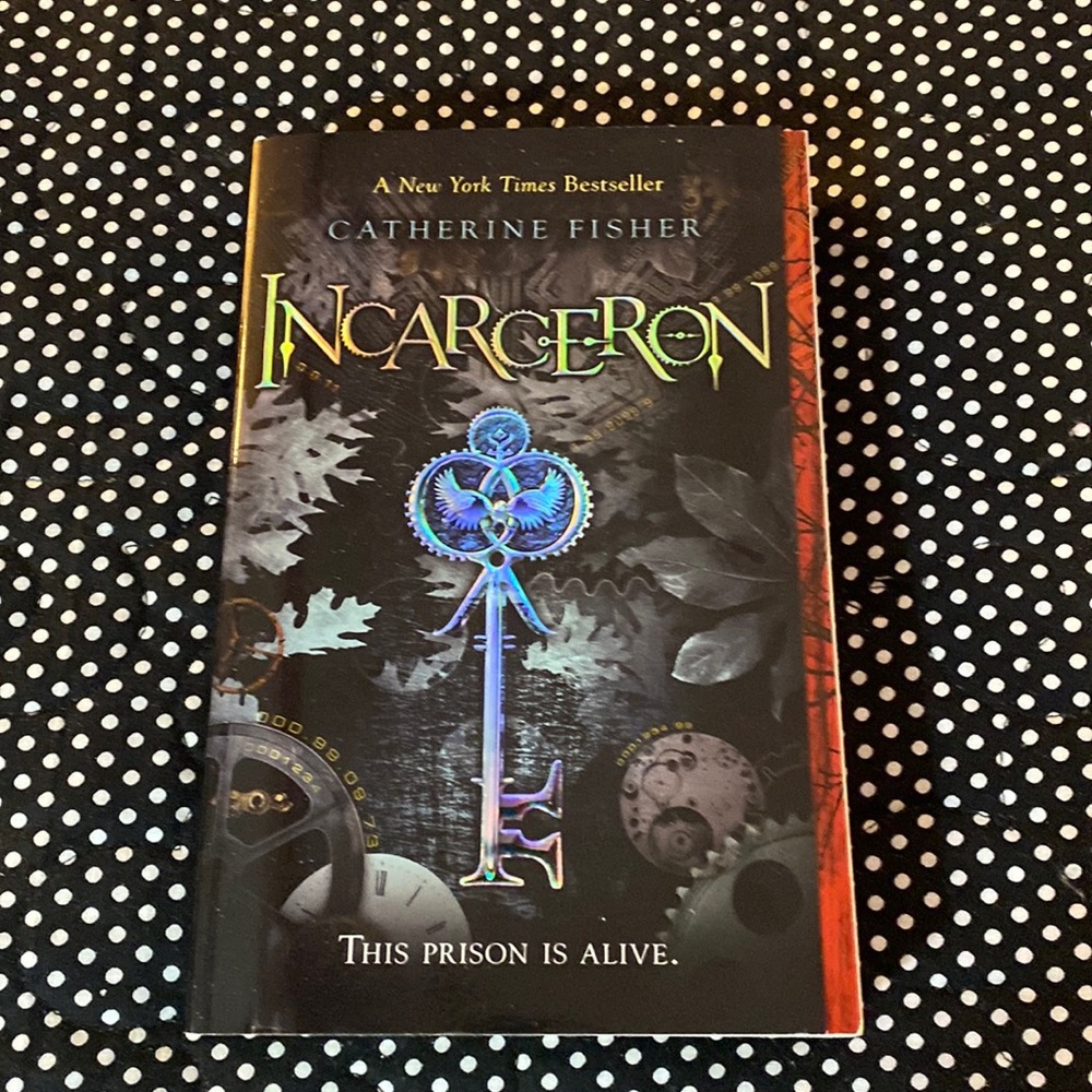 Paperback, Incarceron. By Catherine Fisher 🌼🌿